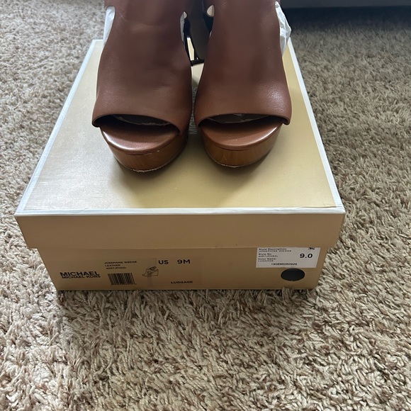 Michael Kors Josephine Wedge shoe size 9 - Picture 3 of 7